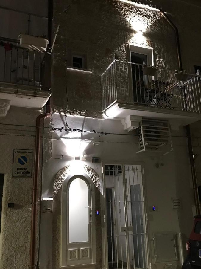 Romi' Hotel Полиняно а Маре Екстериор снимка
