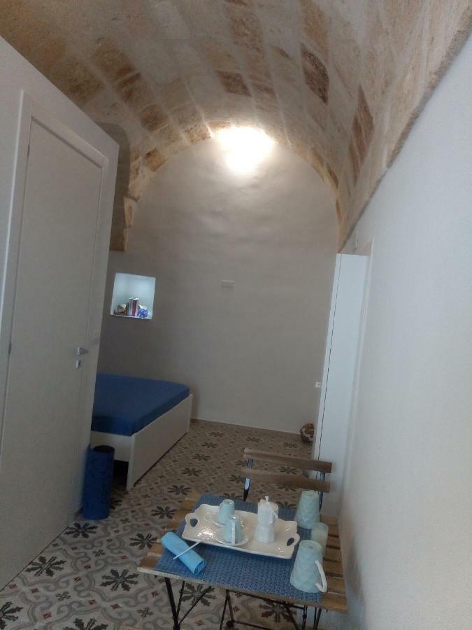 Romi' Hotel Полиняно а Маре Екстериор снимка